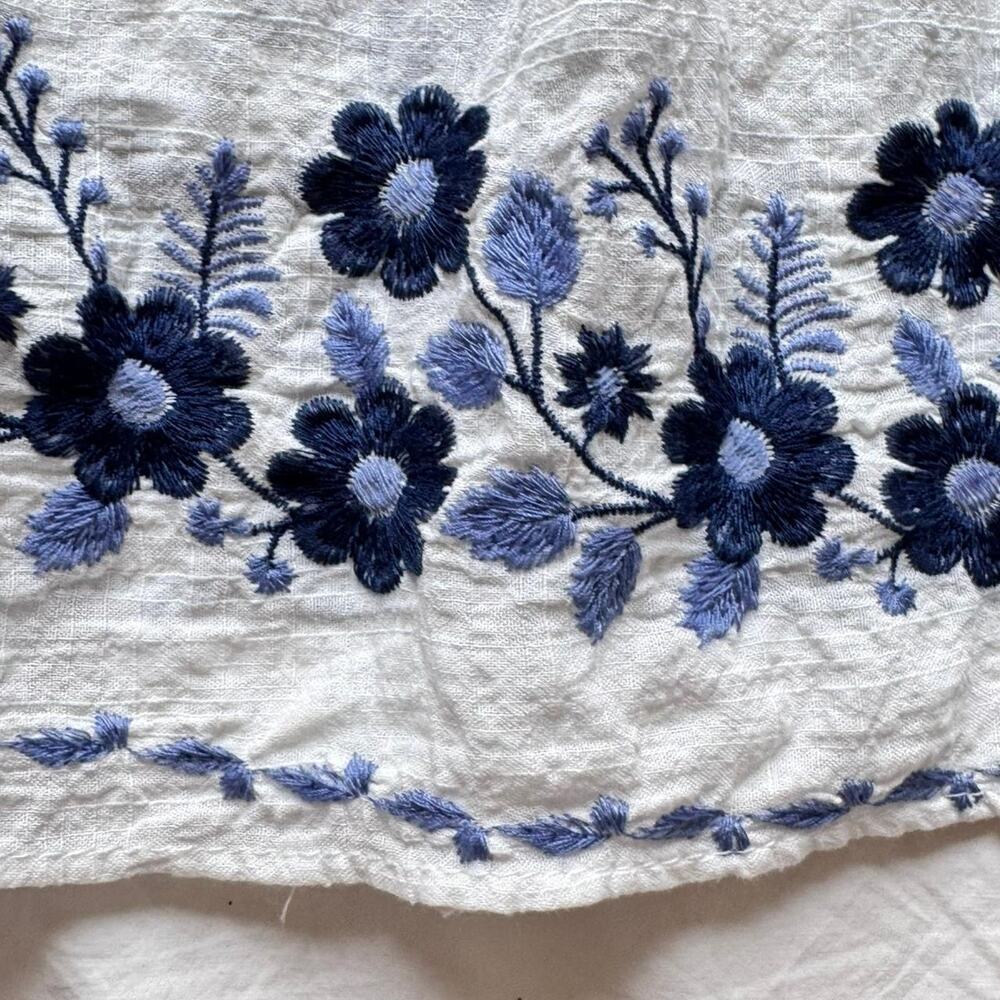 max studio embroidered whimsical top sz L blue floral folk romantic boho peasant - Picture 5 of 8